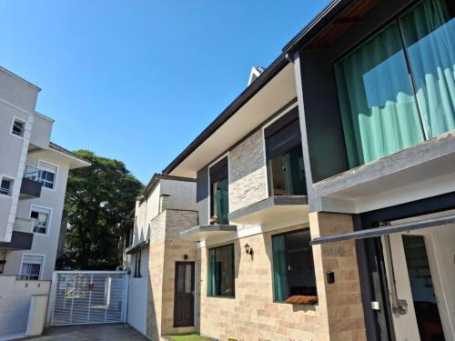 Cachoeira do Bom Jesus Apartment | Refúgio Romântico entre o Verde e o Mar