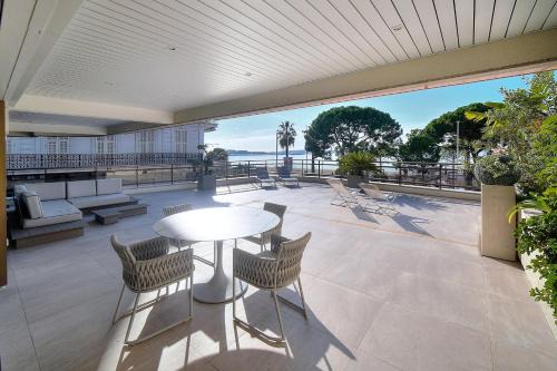 Cannes City Centre Apartment | REF 1429 - Cannes Croisette - Sea view apartment for rent