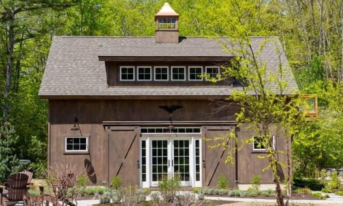 Kennebunk House | Refined and Rustic “Yellowstone” Vibe at Deer Cove Barn