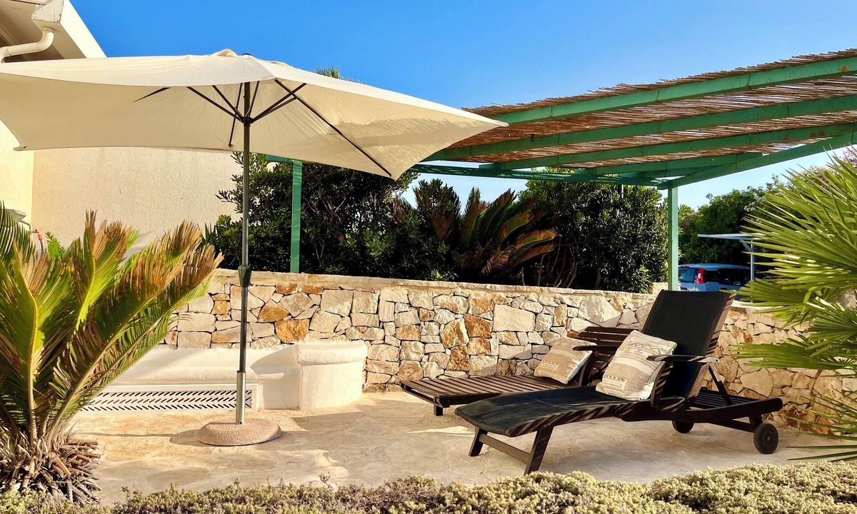 Villanova Apartment | Refined & Charming Garden Suite directly by the Sea – for 2 Guests