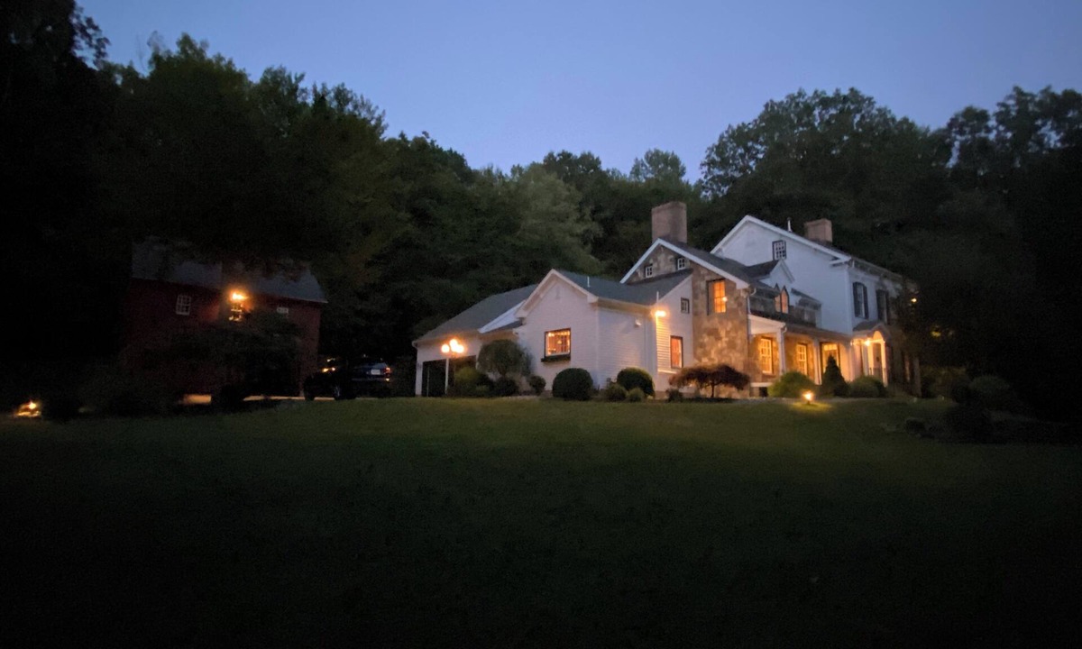 Chester House | Refined Peaceful Escape in Somerset Horse Country