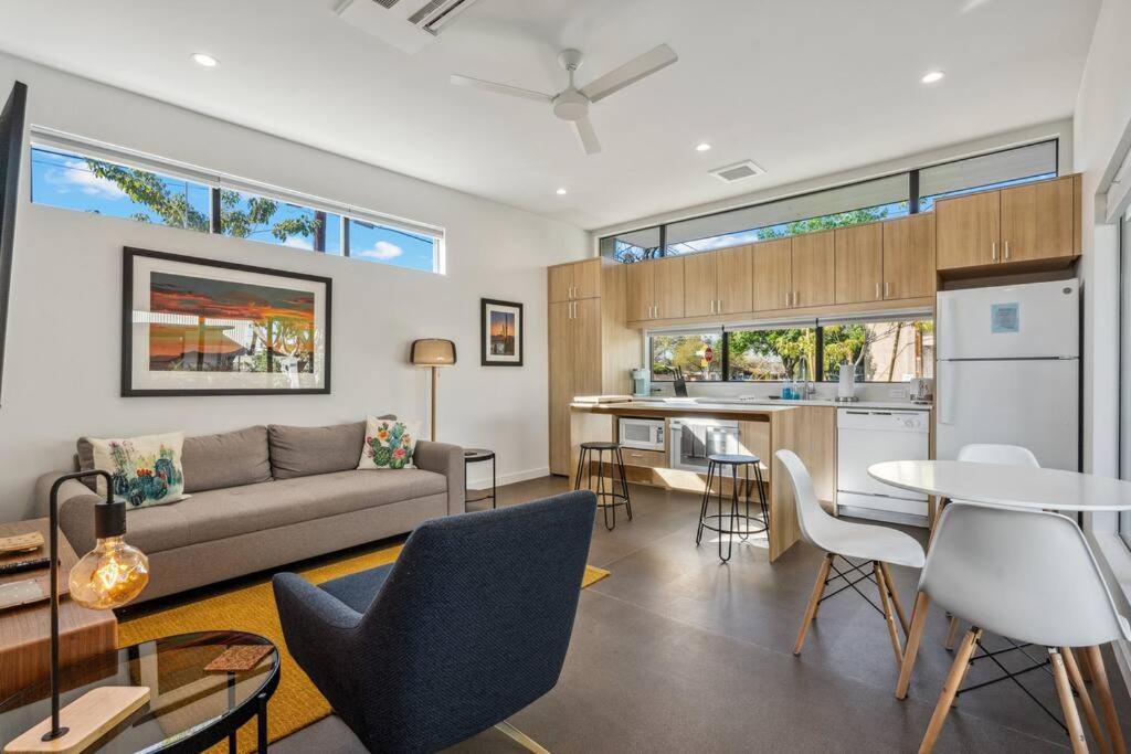 Camelback East Apartment | Refreshing 1-bedroom Apartment - 80 Walkscore!