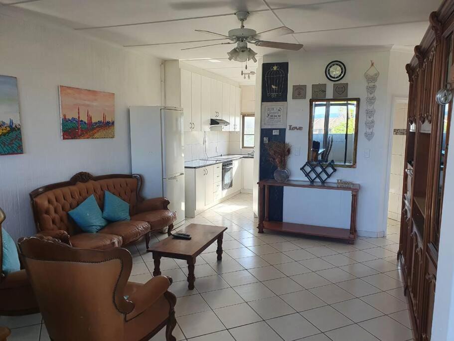 Warner Beach Apartment | Refreshing 3-Bedroom Family Unit On The Beach.