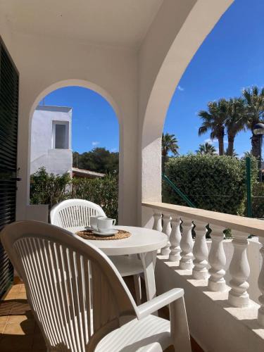 Son Carrio Apartment | Refreshing Pool & Beach in Capsigrany