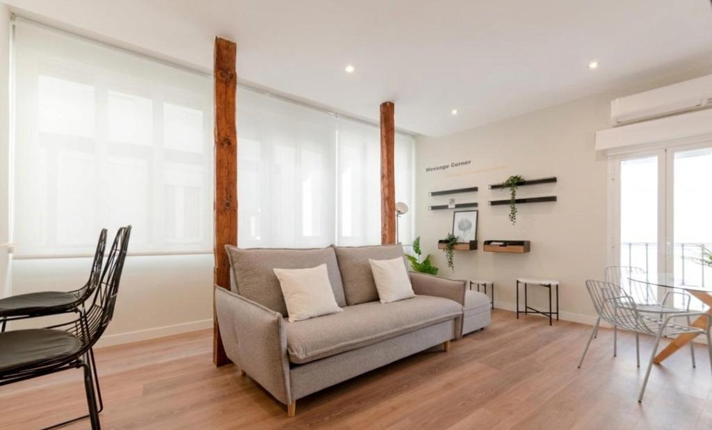Centro Apartment | Refurbished and bright-Pool-1Bed 1Bath-Chueca