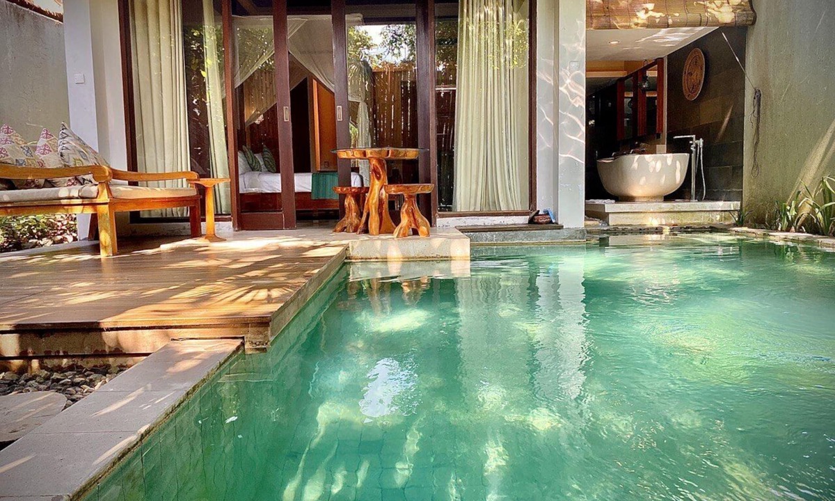 Batu Bolong Hotel | Regali Villa