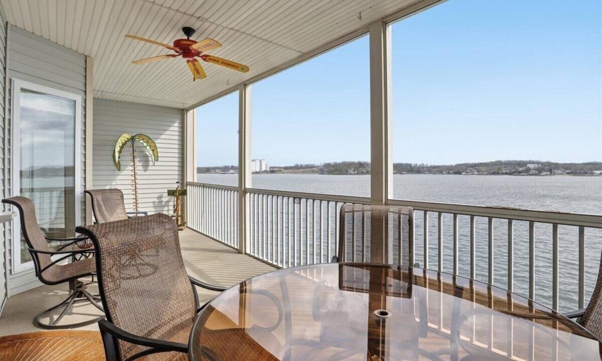 Village of Four Seasons Condo | Regatta Bay - Lakefront - Huge Views - 3BR/3BA - Screened-in Covered Patio w/TV