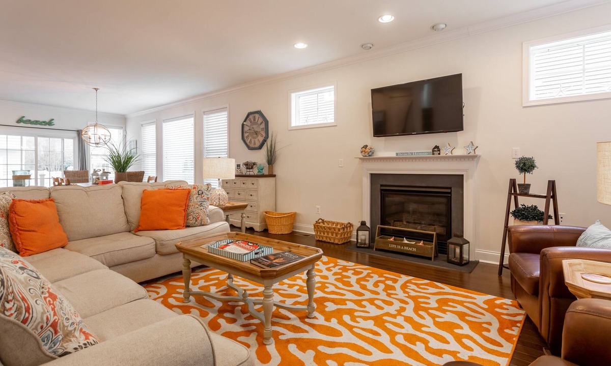 Dodds Addition House | Rehoboth Beach or Dewey Beach Clean/Airy 5BR Home Sleeps 14