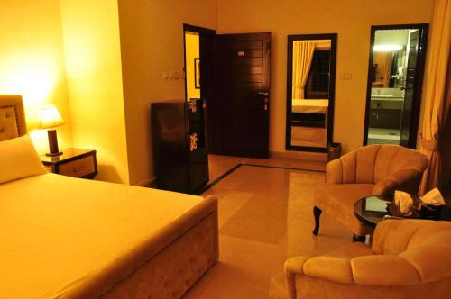 G-6 Sector Hotel | Reina Boutique Hotel - G6