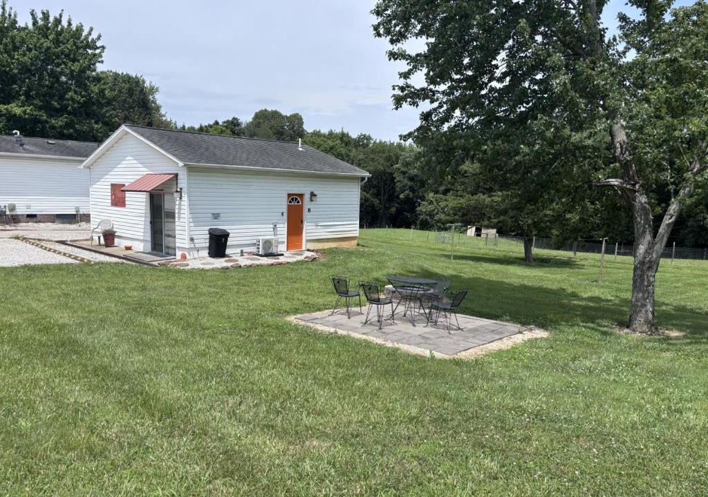 Mariah Hill House | Reindeer Crossing - Dasher Orange - Less than 2 miles from Holiday World