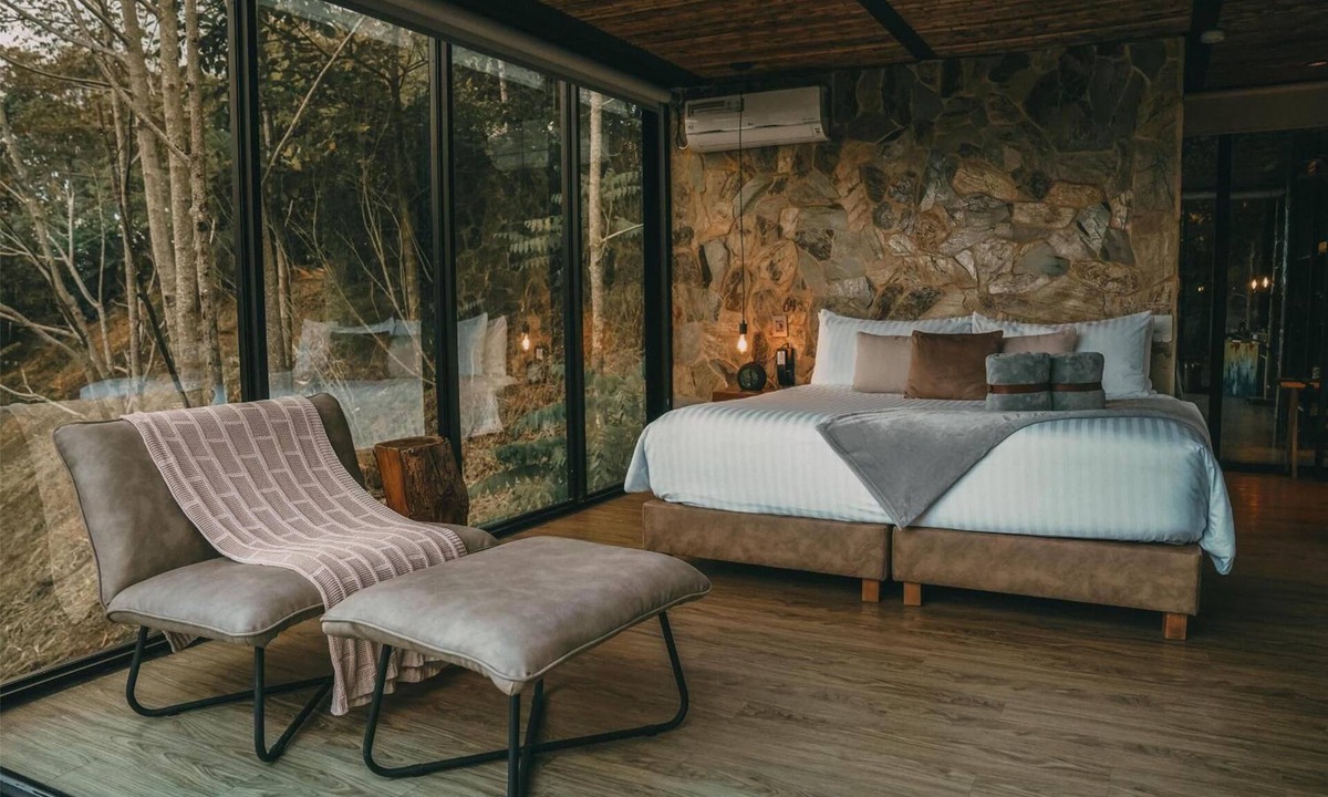Circasia Hotel | Rejuvenating Serene Forest Retreat w/Private Deck |Enjoy Nature & Bird Watching