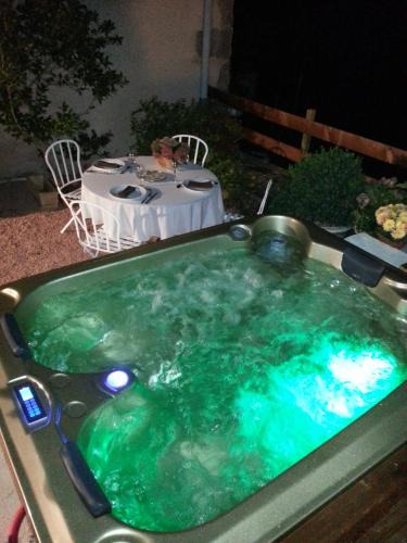 Saint-Haon-le-Chatel Bed & Breakfast | Relais St Jacques - Roanne