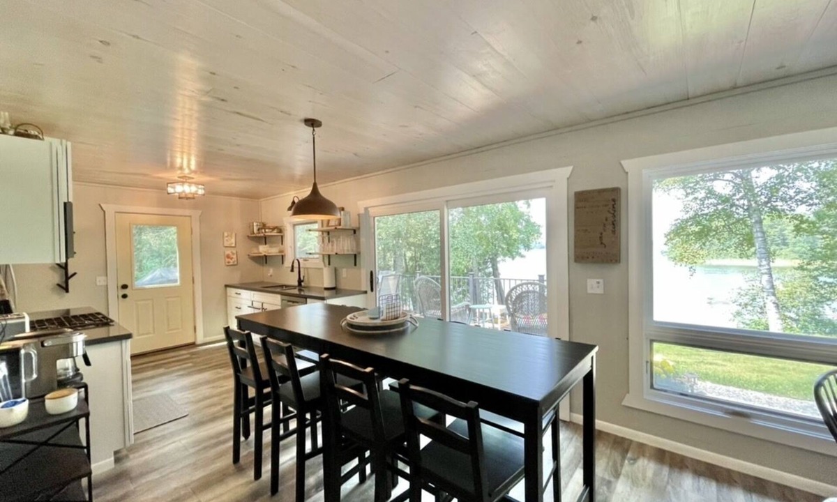 Deer River Cabin | Relax and recharge! Cabin on a tranquil bay on Deer Lake is a perfect get away!