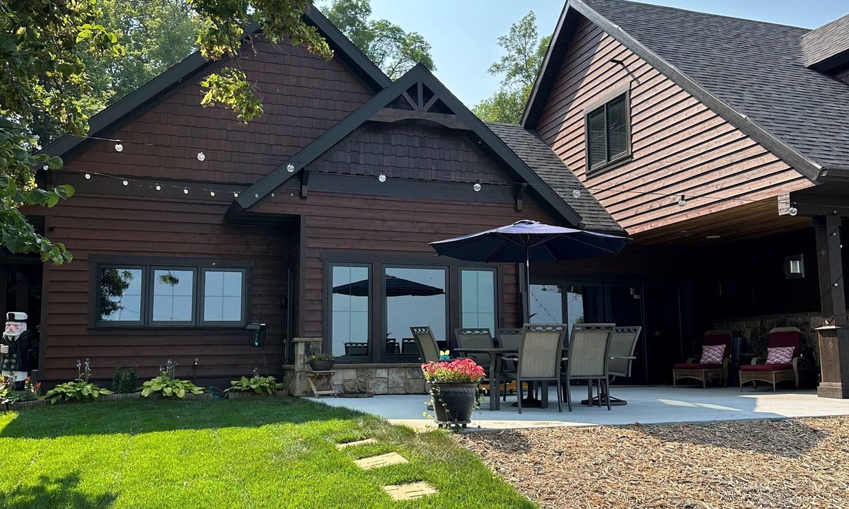 Perham House | Relax at the Lake!