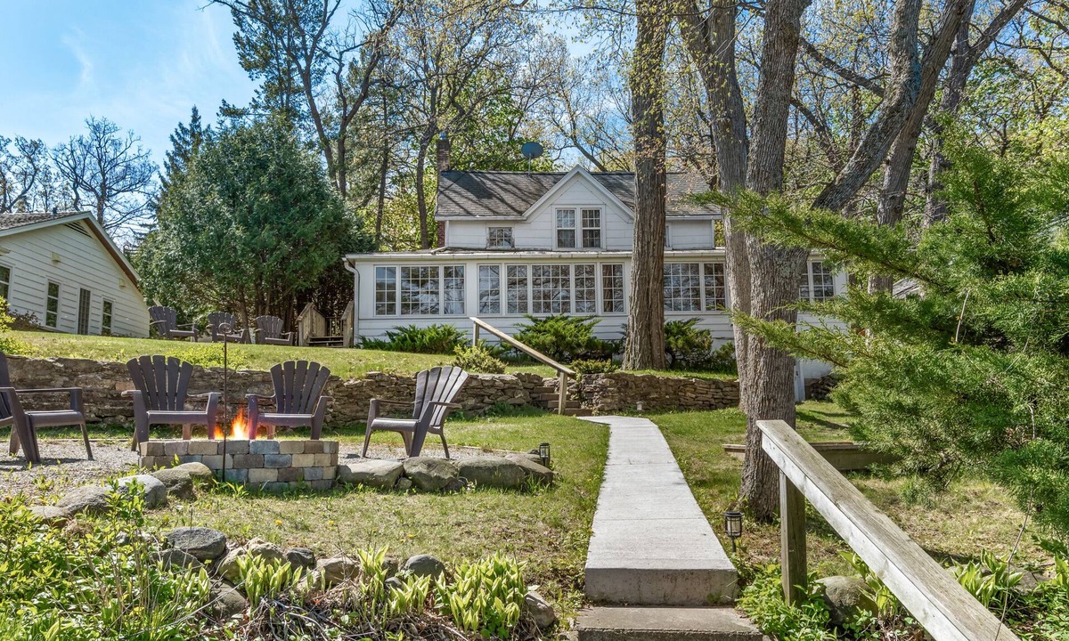 Markesan Cottage | Relax at this Hidden Treasure on the Shore of Green Lake WI