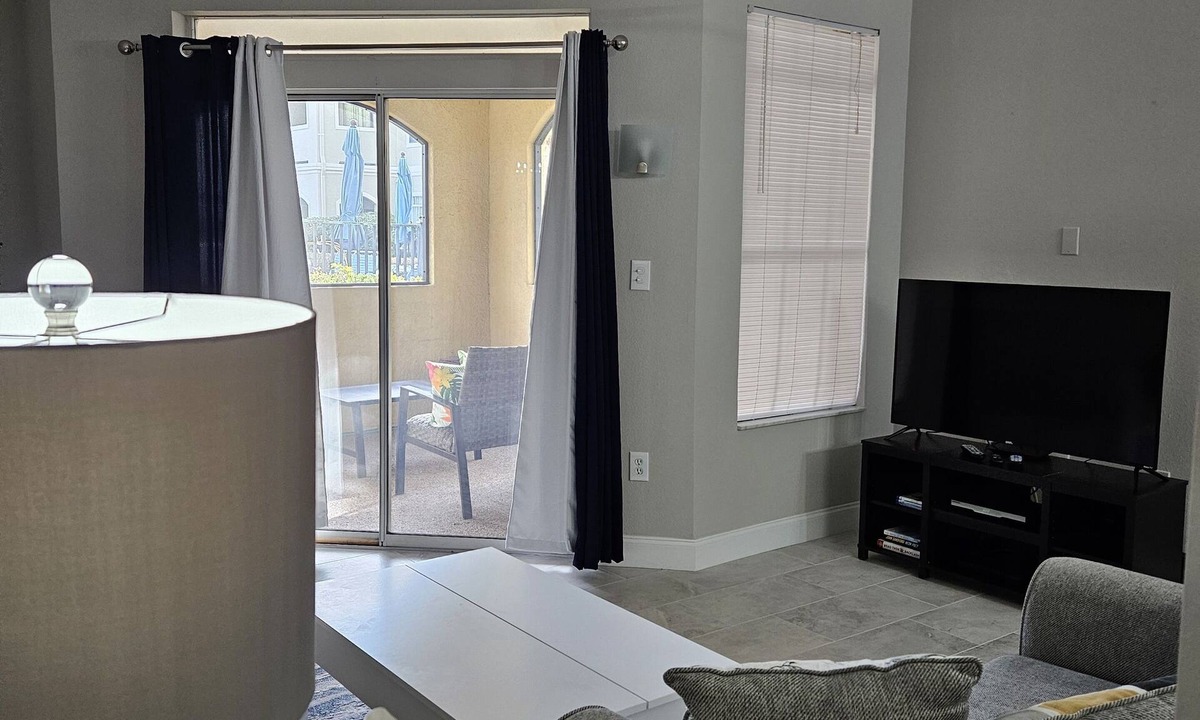 Clearwater Condo | Relax by the pool/ground floor unit 10min drive from Clearwater beach!