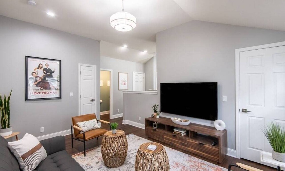 Lower East Side Apartment | Relax & Explore — Modern Milwaukee Escape