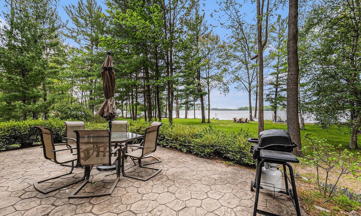 Kalkaska House | 🌅 Relax & Explore | Waterfront Crawford Lake Cottage - 4878