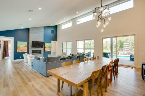 Malakoff House | Relax Fireside! Waterfront Malakoff Home w/Pool
