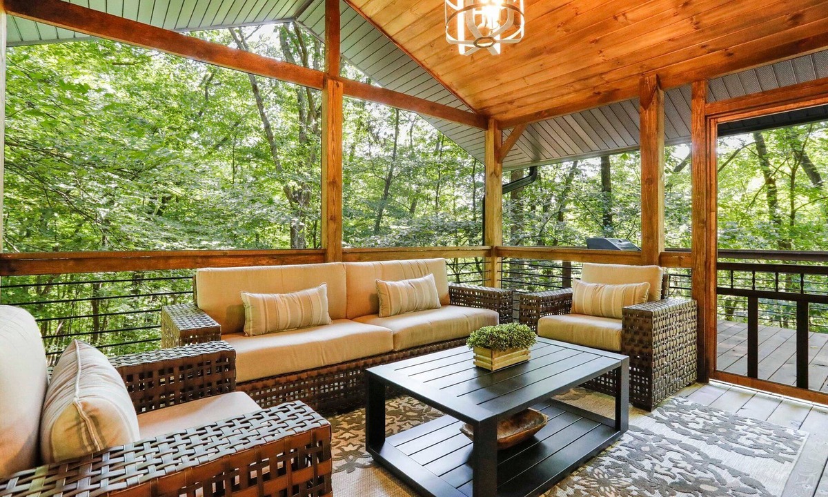 Berkeley Springs Cabin | 🕶️RELAX Here🌺WOW🌟PREMIER HOST😎Double Screened Porches🌳4 BED 4 BATH🫧HotTub