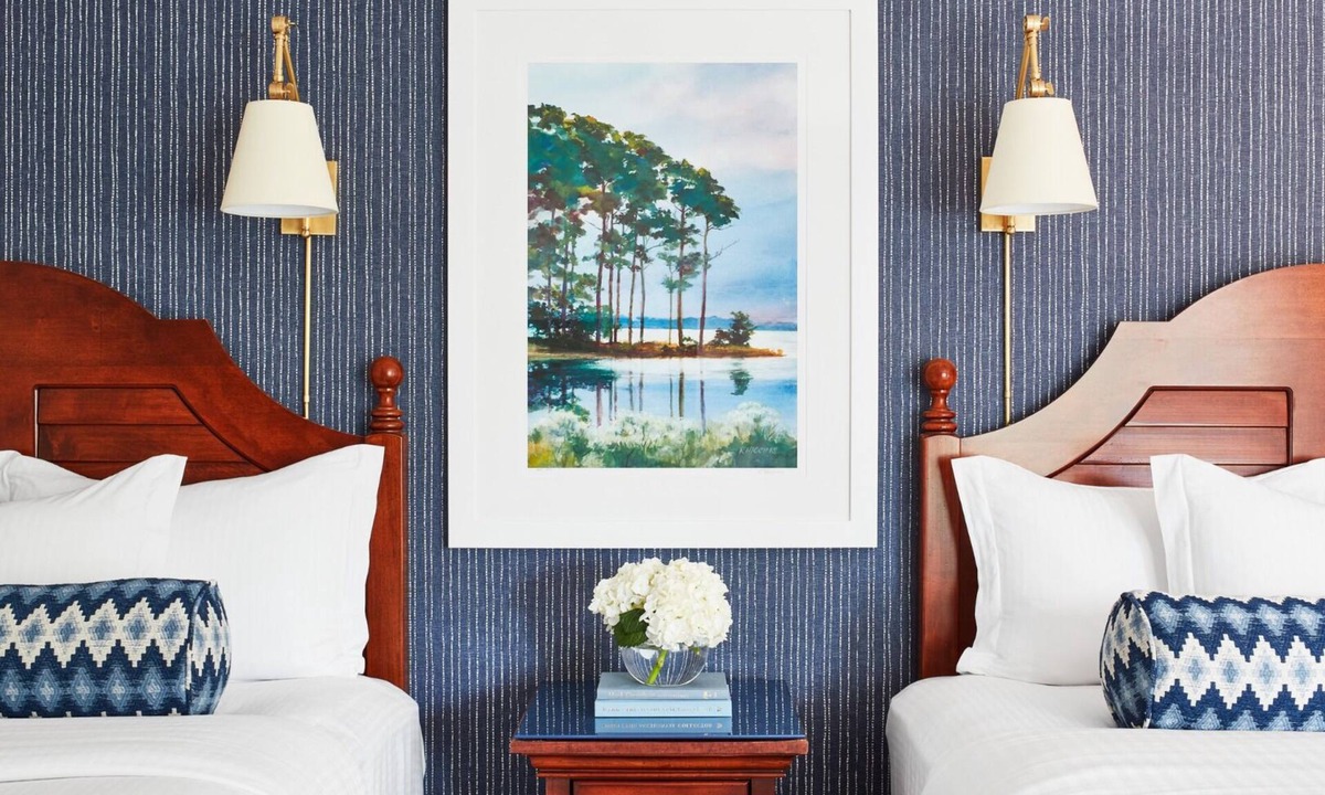 Irvington Hotel | Relax in a Balcony Room w/Water View – Ideal for Family Retreats |Seasonal Pool
