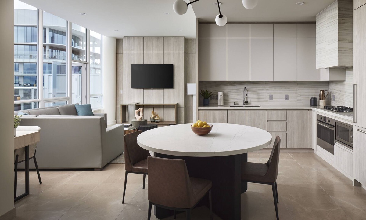 Belltown Hotel | Relax in Luxury: Modern Penthouse Oasis with Stunning Seattle City Views
