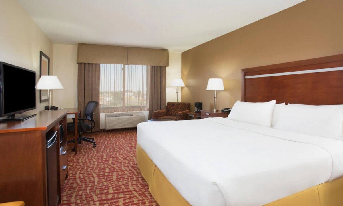 Glendive House | Relax in Style in a Fantastic Retreat -S
