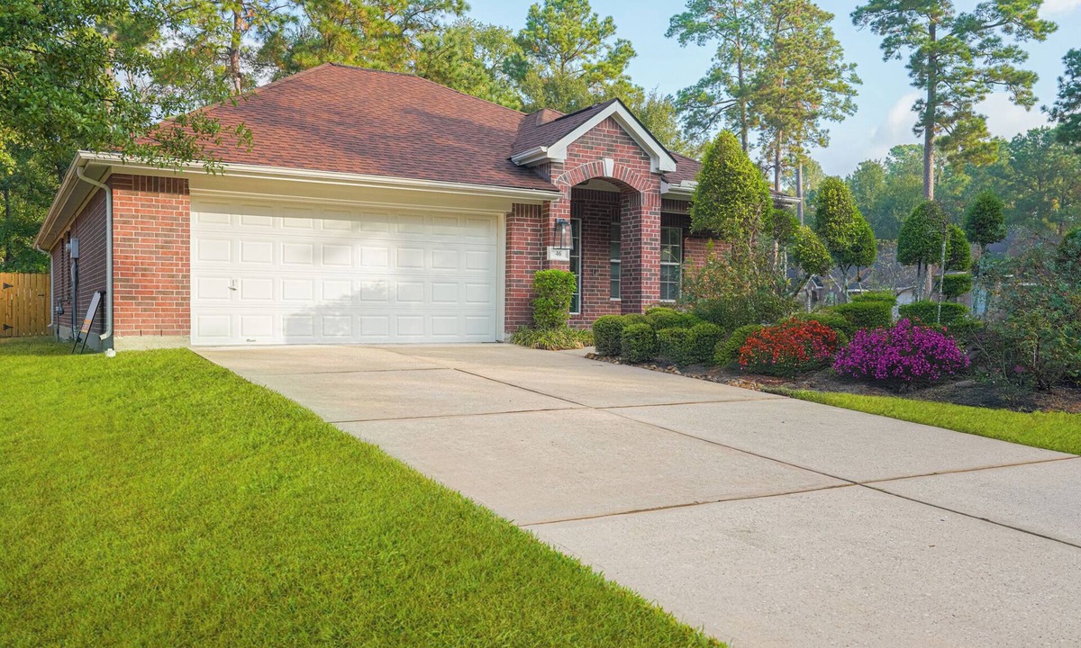 Alden Bridge House | Relax in this amazing house in the Woodlands, village of Alden Bridge.
