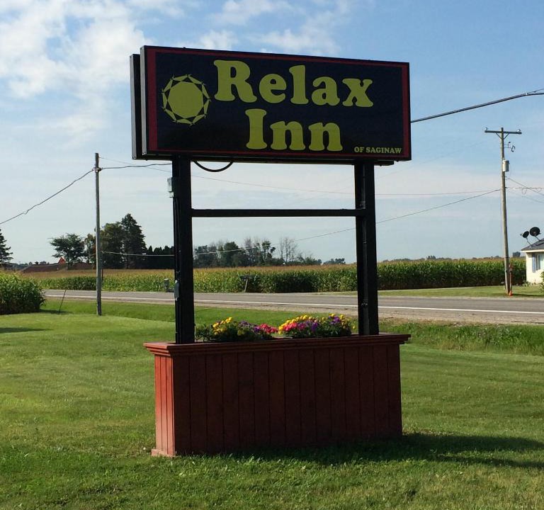 Saginaw Hotel | Relax Inn - Saginaw