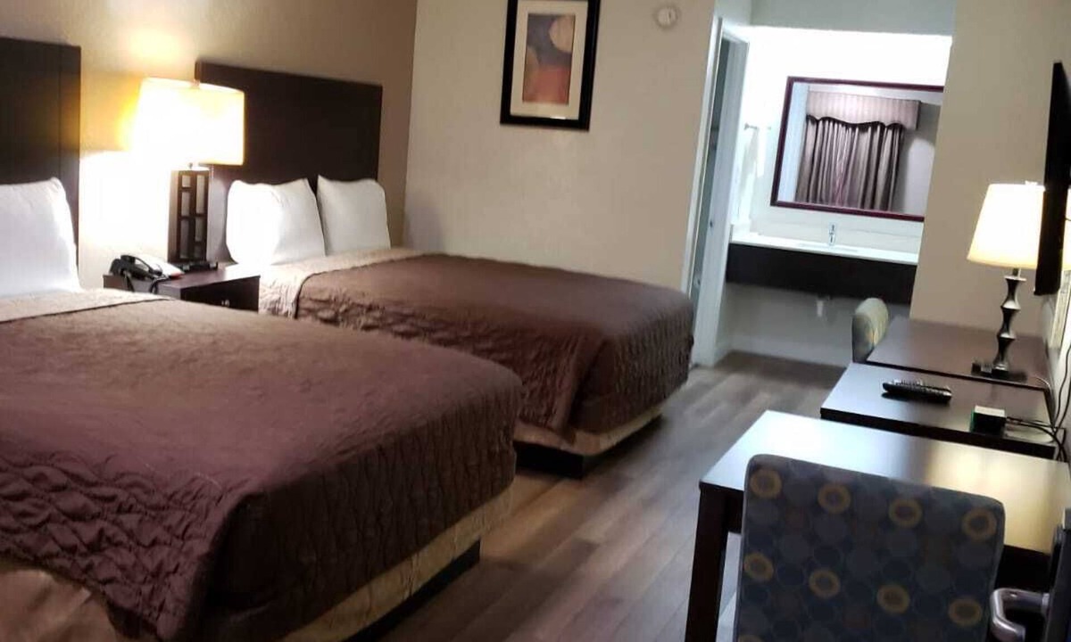 Claxton Hotel | Relax Inn