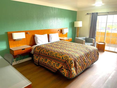 Mid-Wilshire Hotel | Relax Inn