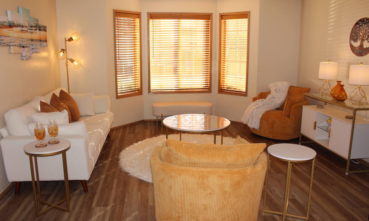 Vancouver House | Relax, Play & Unwind in 3-bedroom house Full of Entertainment Amenities!