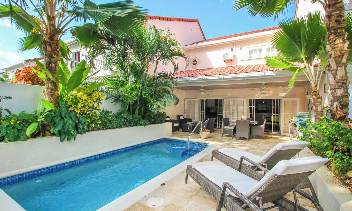 Porters House | Relax Poolside At This Stylish Townhouse - Porters Gate 24