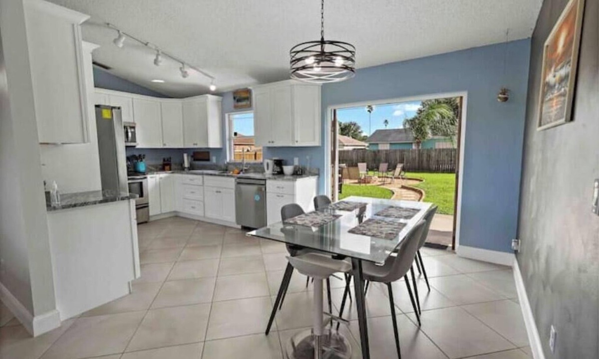 Interchange Square House | Relax & Unwind in This Newly Renovated Modern home away from home.