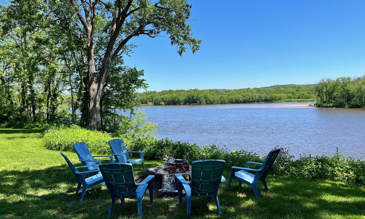 Blue River House | Relax with beautiful views overlooking the Wisconsin River