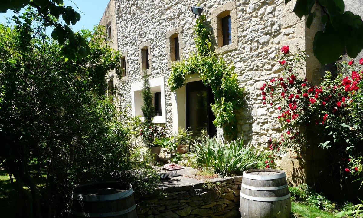 Saint-Bonnet-du-Gard Cottage | Relaxation & happiness meeting next to the Pont du Gard, up to 10 people