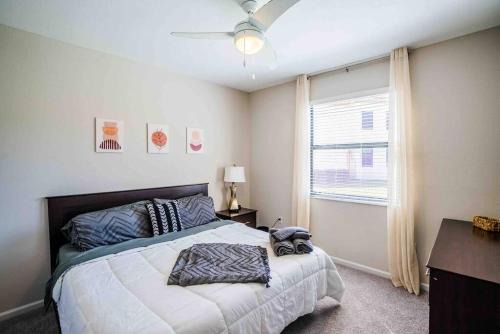 Fort Myers Apartment | Relaxed King bed with Full kitchen & Pool #1614