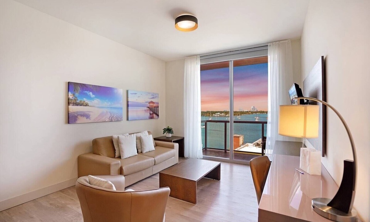 Hollywood Condo | Relaxing 2BR Sunsets Over The Water-CS12