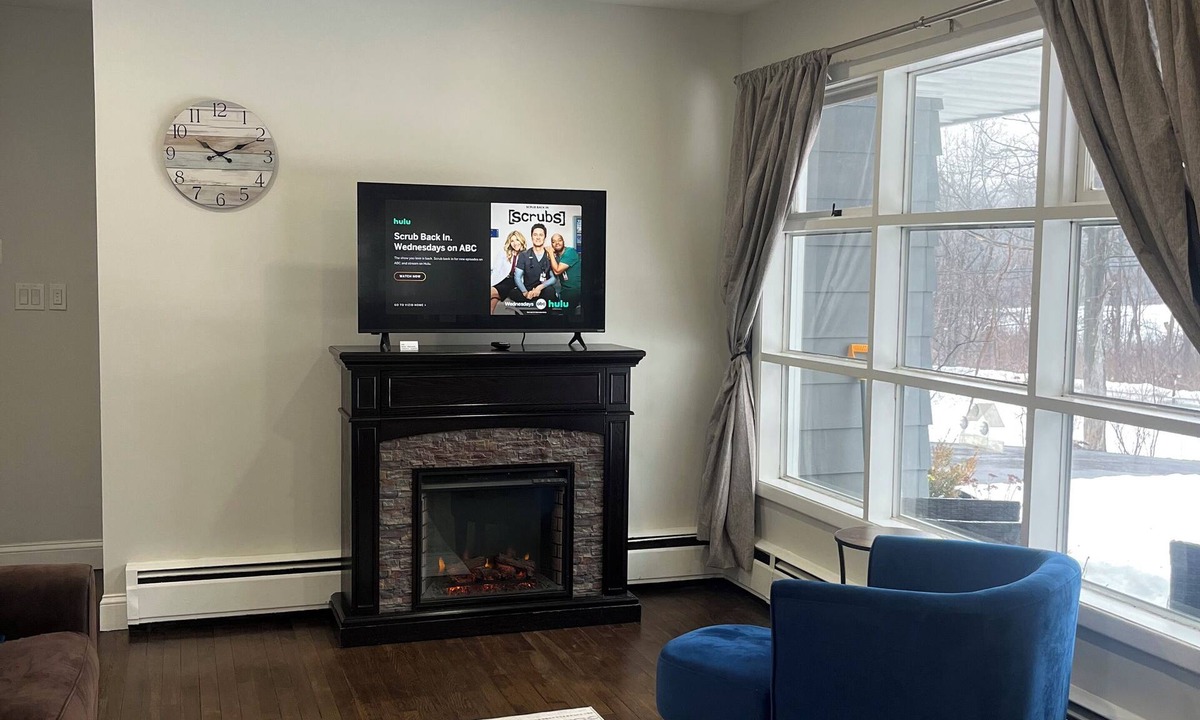 Fishkill House | Relaxing 3 bedroom upstate retreat with hot tub, grill and fire pit near beacon