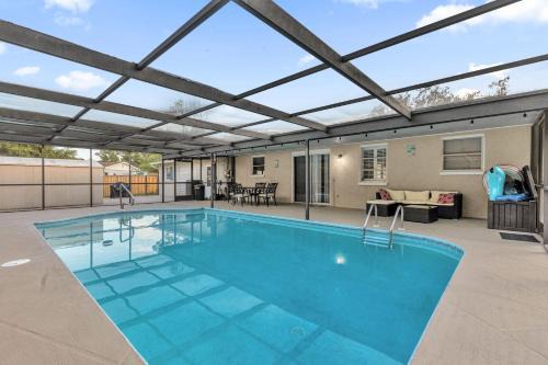 Berkeley Manor House | Relaxing 3BR Getaway with Private Pool