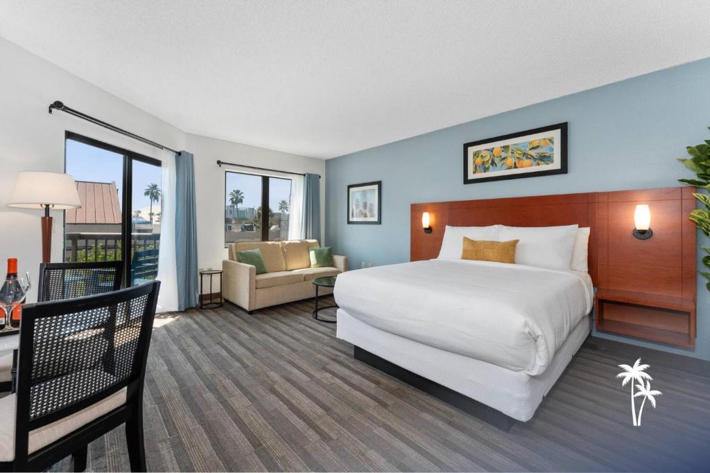 Florida Center Apartment | Relaxing Central Condo with Balcony 7 Min to Universal