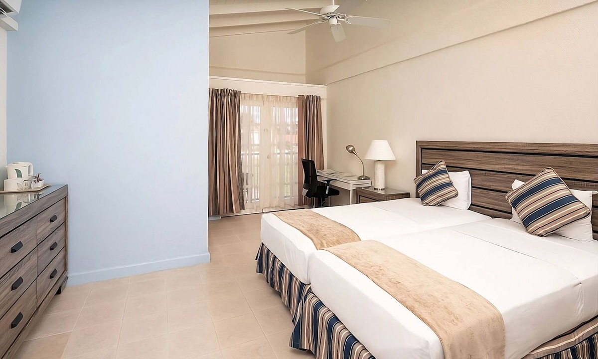 Dover Apartment | Relaxing Hideaway! 4 Spacious Units w/Balcony | Free Parking