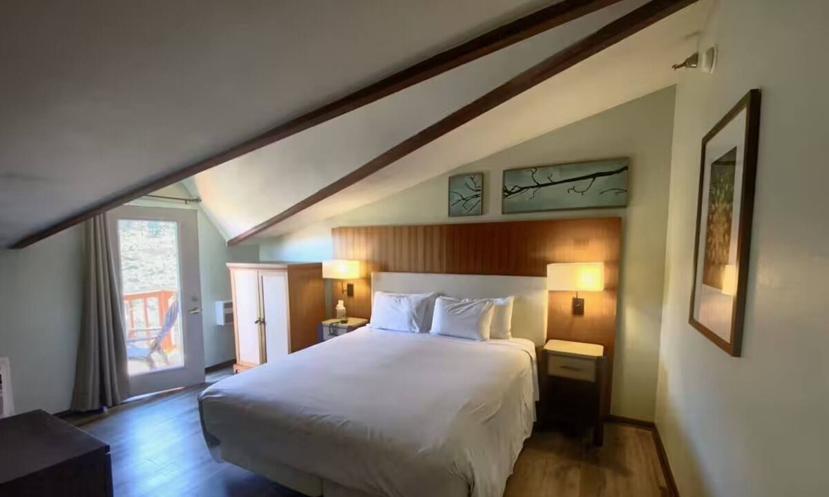 Mount Charleston Hotel | Relaxing King Room Hideaway with Free Parking & Seasonal Experiences