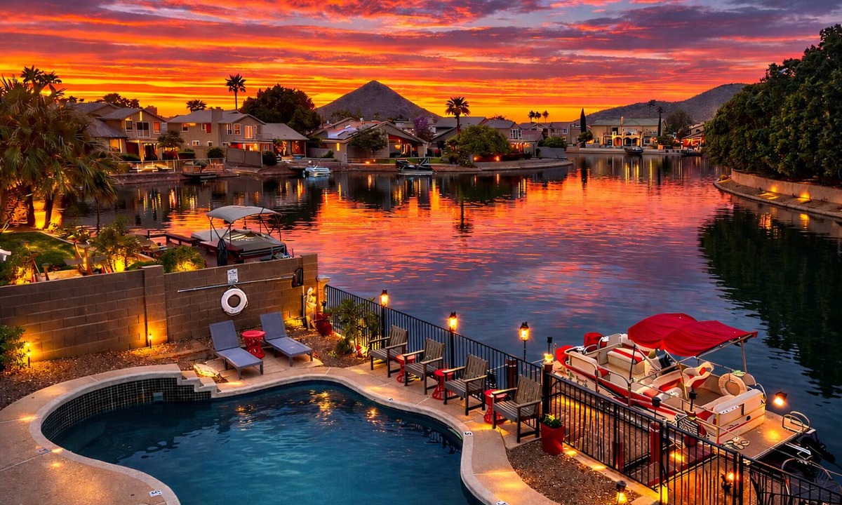 Arrowhead Lakes House | Relaxing Lakefront-Pool-Spa-Pontoon-Game Room-FirePits-Cardinal Stadium-WM Open