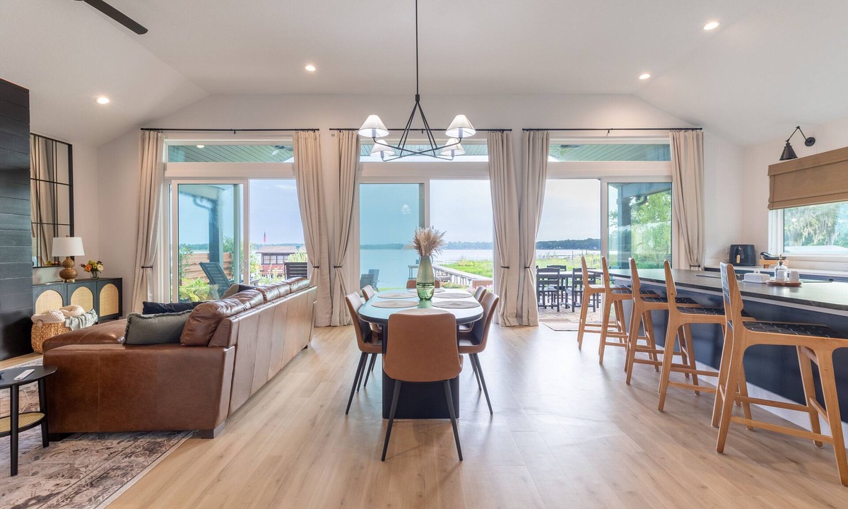 Interlachen House | Relaxing Lakefront Escape with Hot Tub, Fire Pit, Kayaks & Paddle Boards