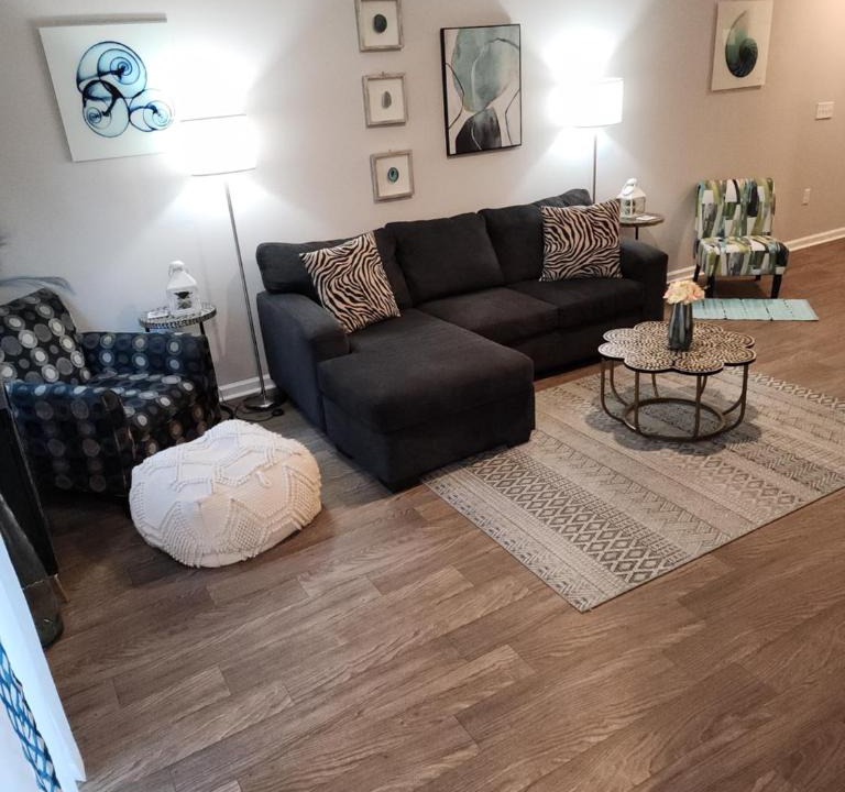 Arlington Apartment | Relaxing Modern 2BR Home - King Bd - Near DT JAX