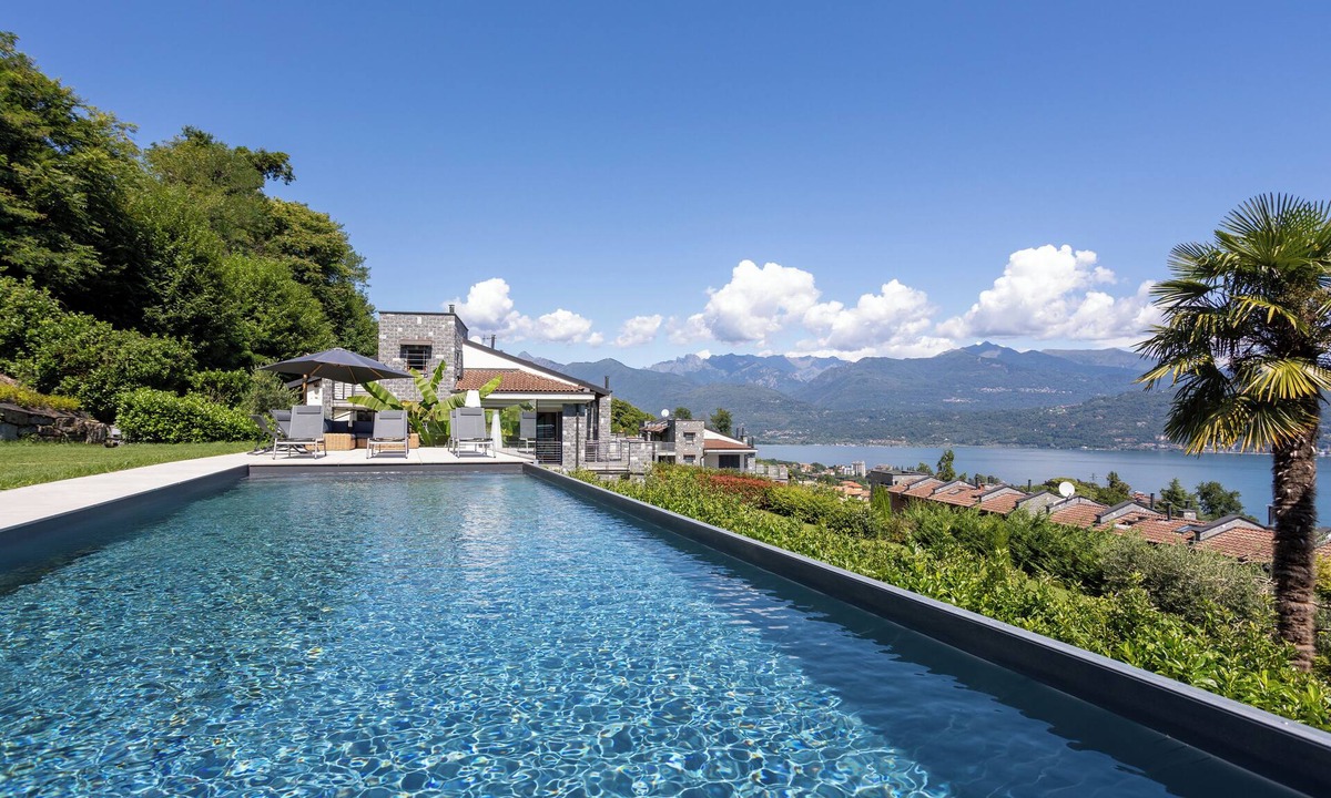 Carciano House | Relaxing Oasis: Villa with Private Pool & View