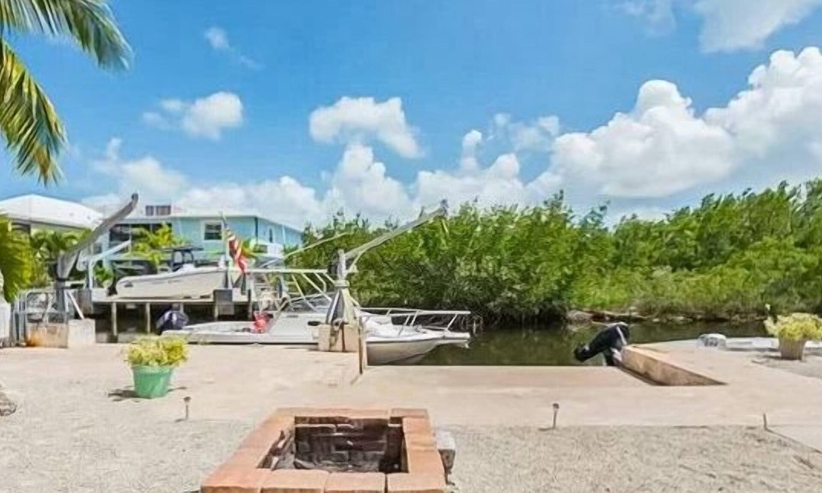 Breezeswept Beach Estates House | Relaxing Ocean Escape Ramrod Summerland Key