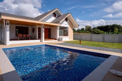 Pai Villa | Relaxing Poolside Stay - 3BR Cozy House