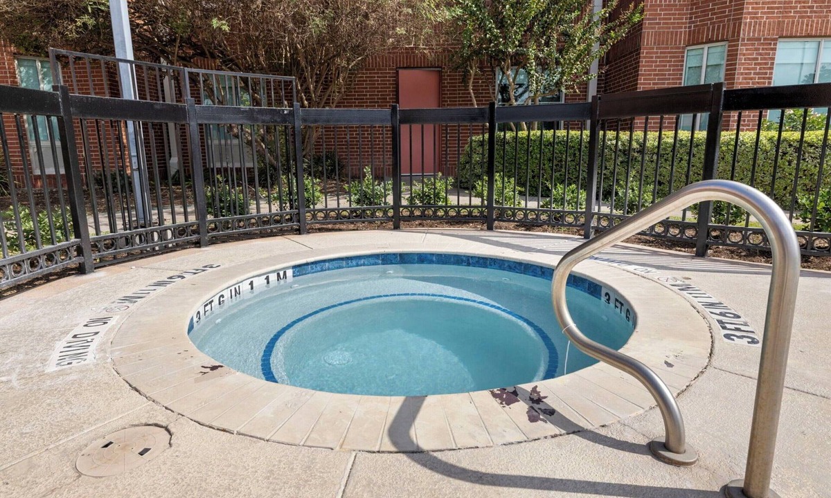 FM 1960 Hotel | Relaxing Space for Personal or Business Travelers Near Shopping Area - 5.8 miles